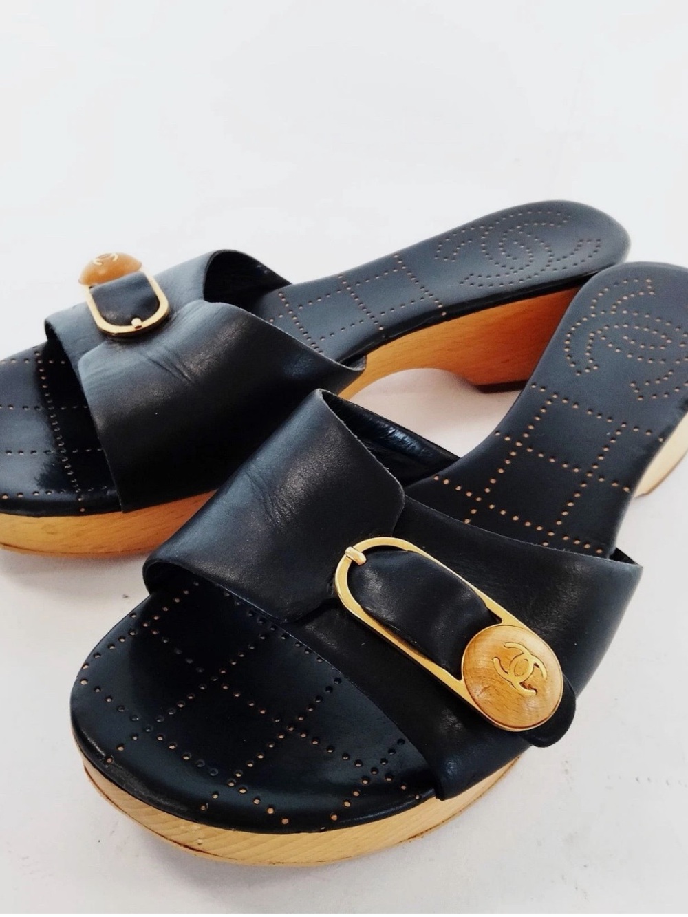 CHANEL—VTG Black Leather Slide Sandals with Gold Hardware, US 8
